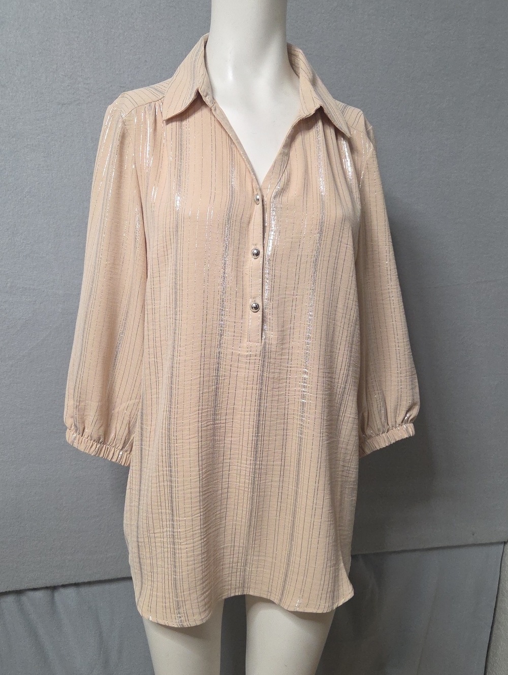 Olivia & Martin Metallic Striped Tunic Blouse – Elegant Boho Style! ✨ .